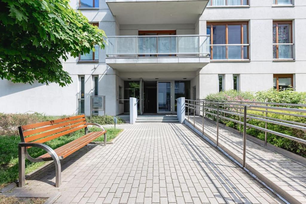 Lägenhet Bright And Cozy Near Park, With A Huge Terrace. Warszawa